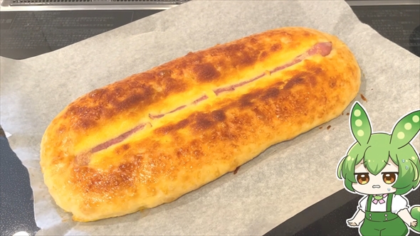 惣菜パンのまるごとソーセージを巨大化