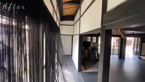 ストリングカーテンを追加し天井や壁を作り直した廊下