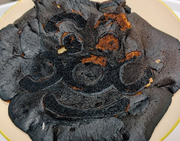 2歳 息子 アンパンマン パンケーキ 焼いてあげた 母 黒焦げ 失敗 お絵描きパンケーキ