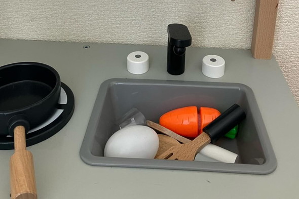 子どものキッチンに計量スプーン