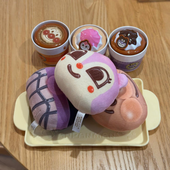 娘 ママのあさごはん 持ってきてくれた 珈琲3杯 大盛り アンパンマン おもちゃ