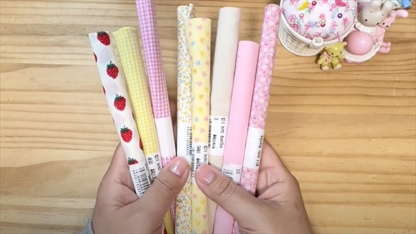 格安カット布を縫い合わせていくと