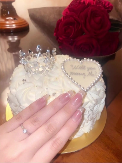 ケーキと花束