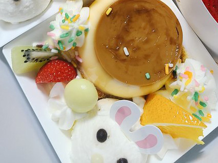 うさぎとプリンのケーキ
